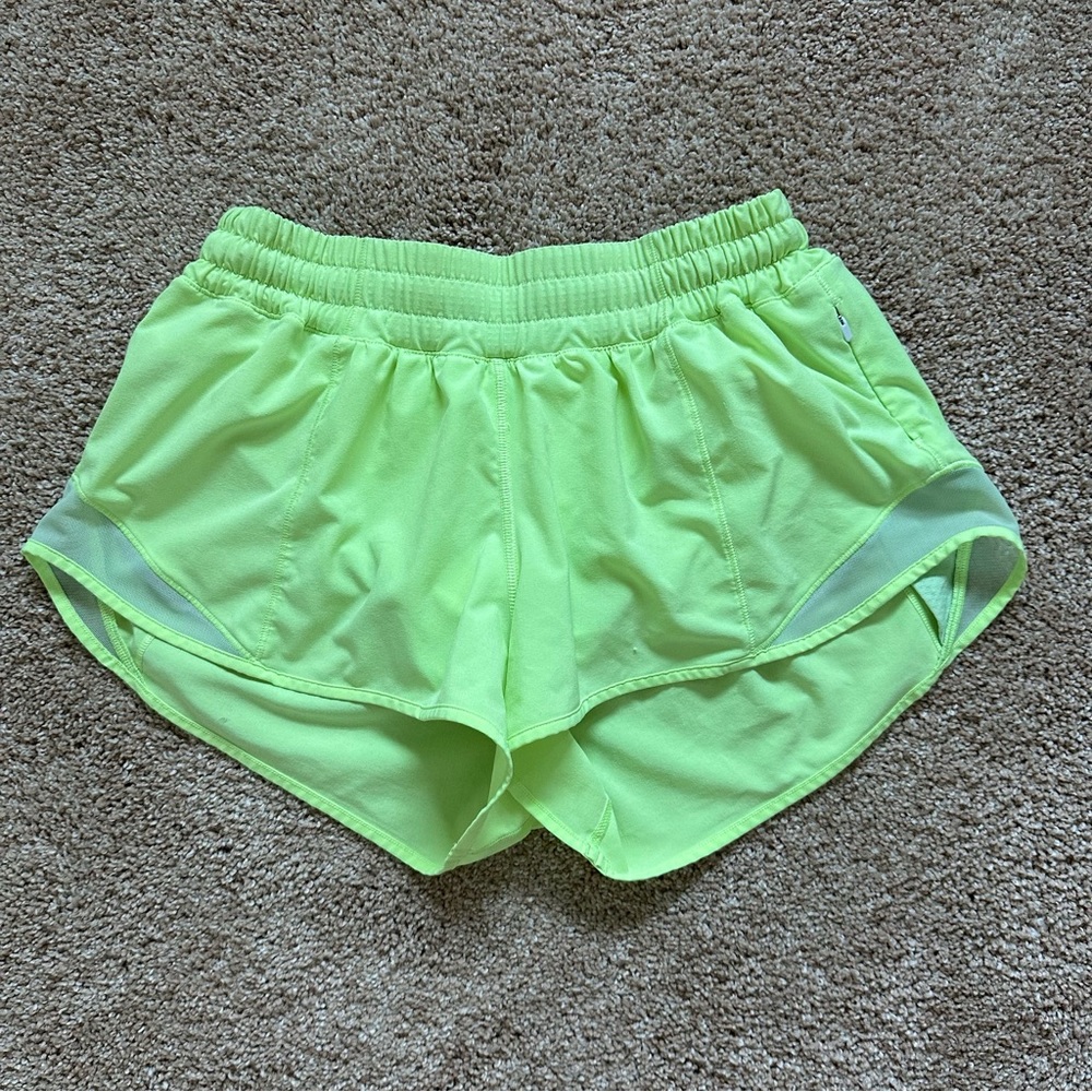 Lululemon Hotty Hot Low Rise 2.5 Inch Shorts
